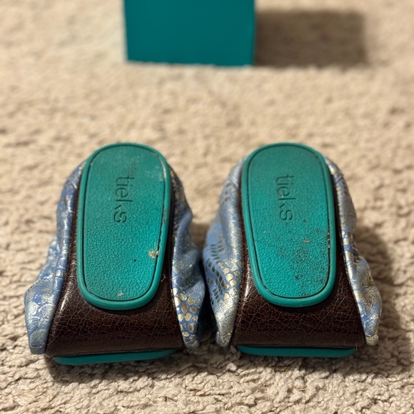 Tieks Paradise Blue Size 8 - Picture 7 of 9